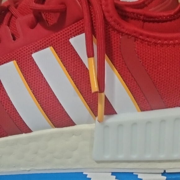 Adidas NMD R1 size 10.5 Mens Sneakers - Picture 3 of 5
